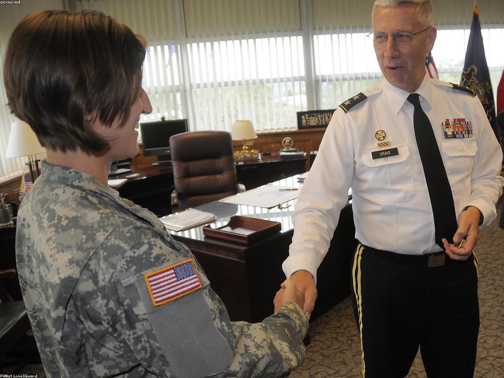 តើអ្វីទៅជា ឧទាហរណ៍ស្លត Online?